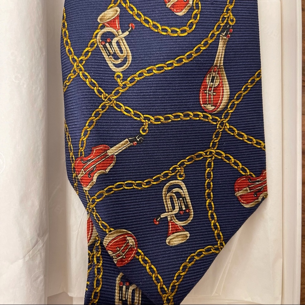 Authentic Vintage Chanel Tie - Picture 4 of 7